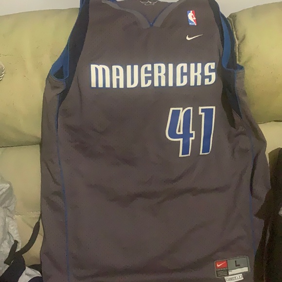 Dirk Nowitzki #41 Dallas Mavericks Alternate Grey Jersey - Picture 1 of 8